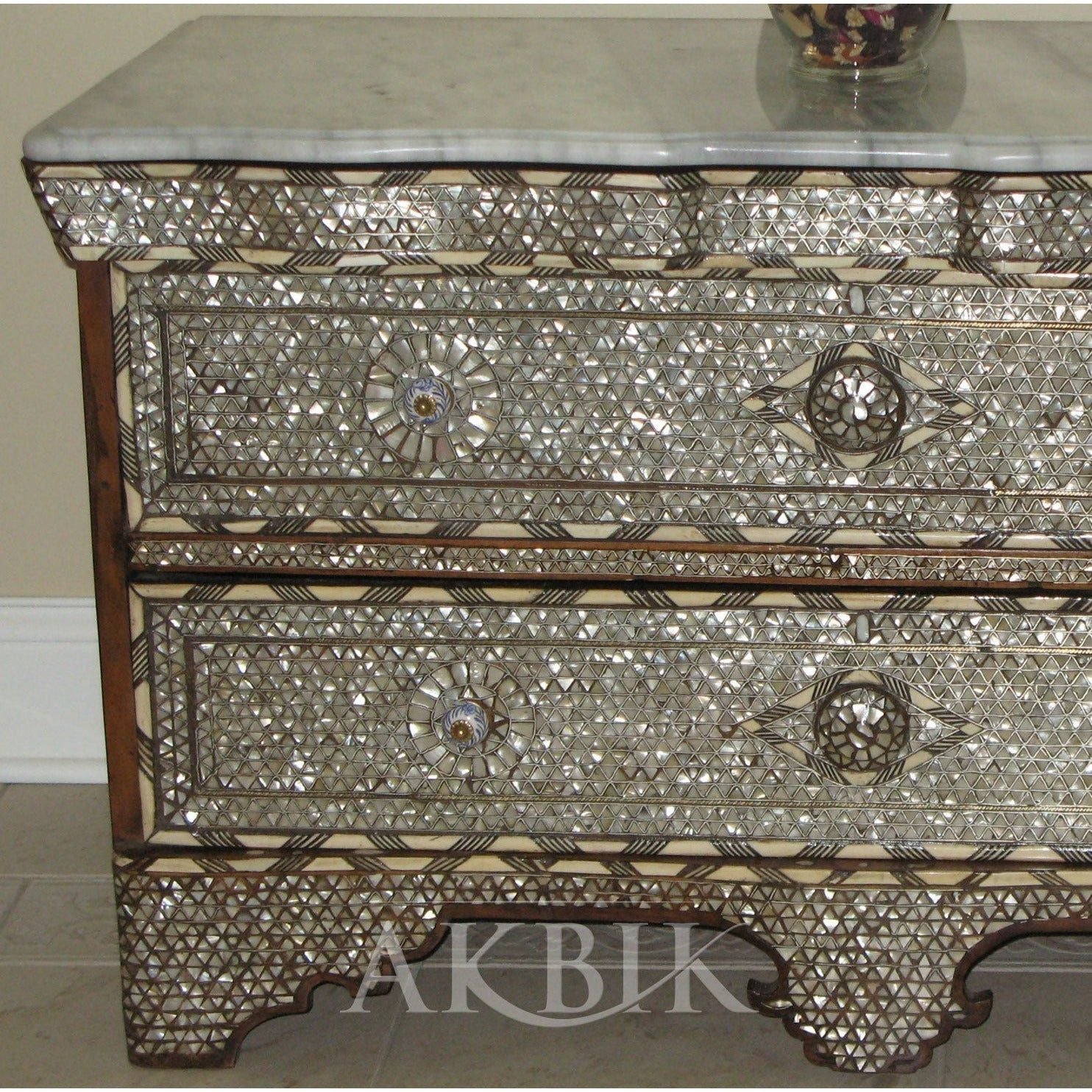 THE ORIENT AMBIENCE CHEST - AKBIK Furniture & Design