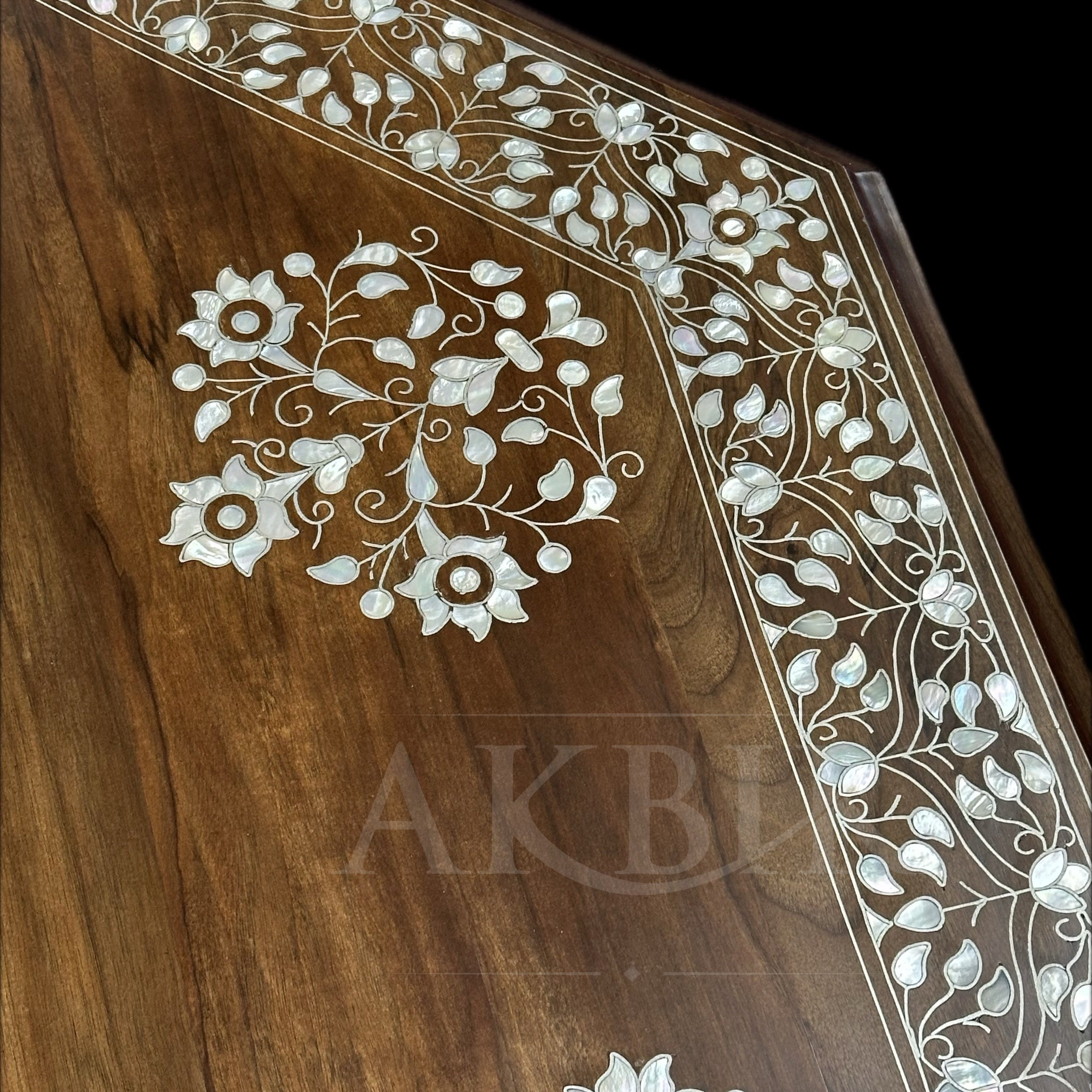 Inlay with mother of pearl on solid wood by Akbik - Coffee Table 