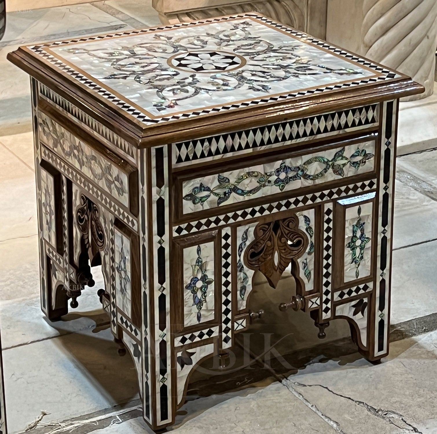 Stunning Mallorca: Mother of Pearl Side Table