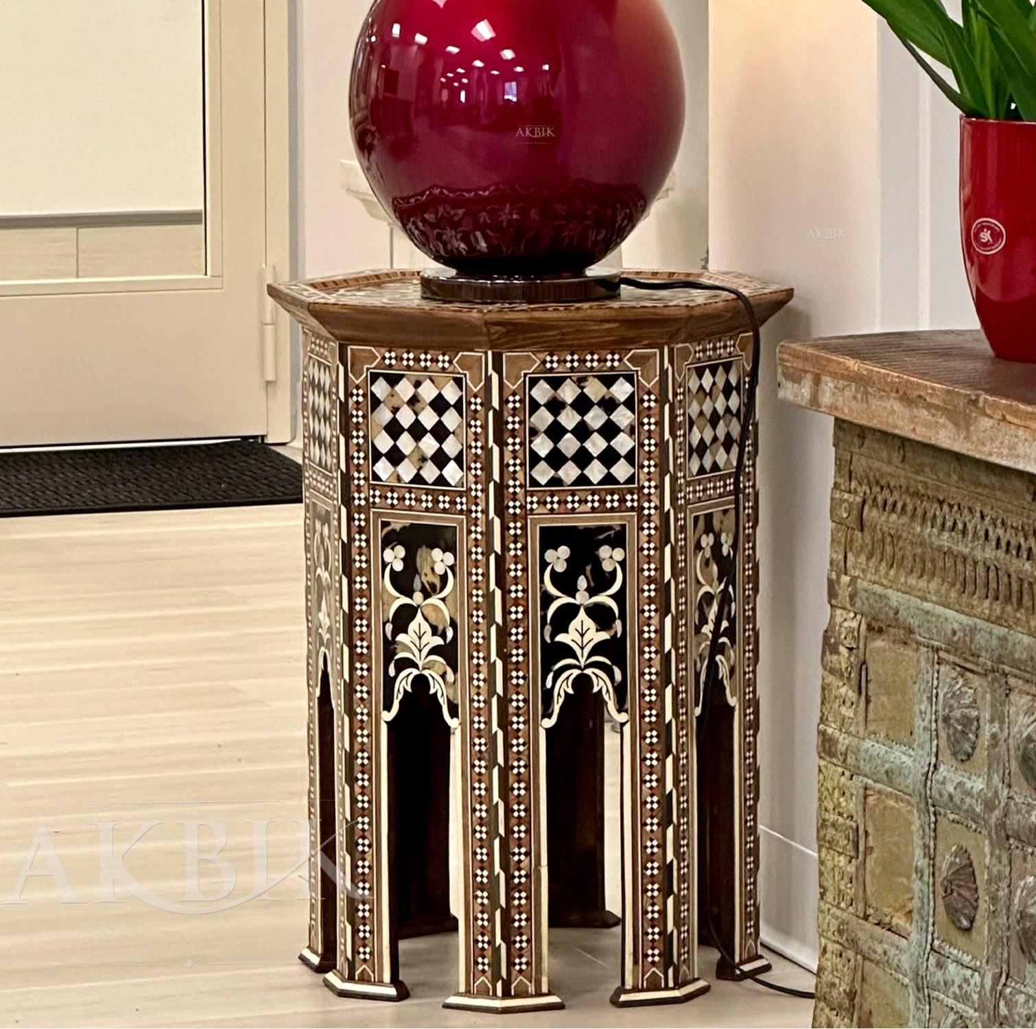 Stylish side table inlaid with mother of pearl 