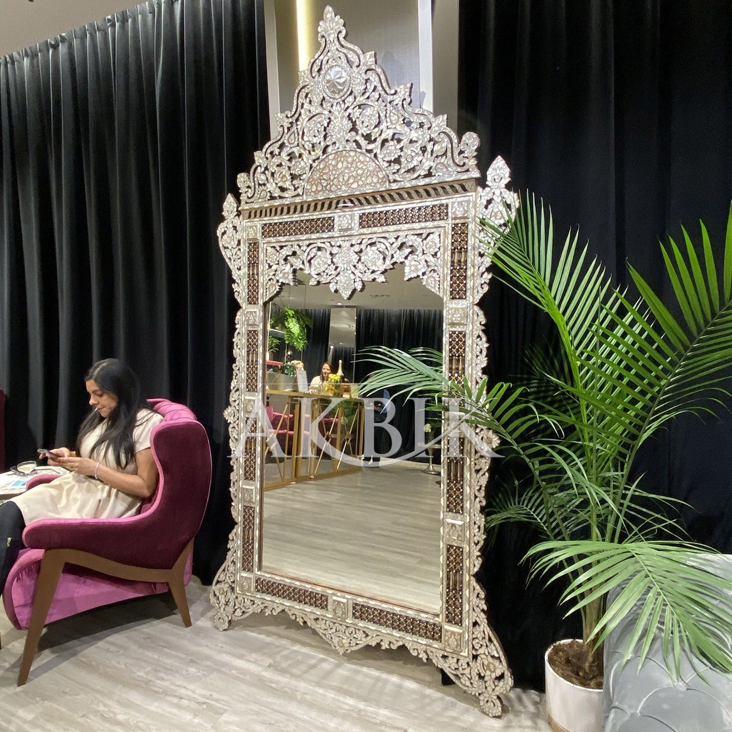 DEJA VU Mirror - AKBIK Furniture & Design
